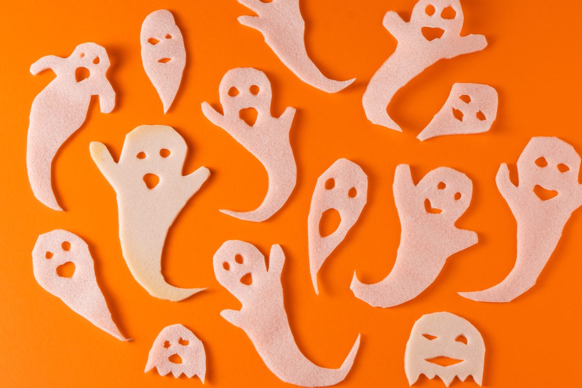 White ghosts craft for Halloween.